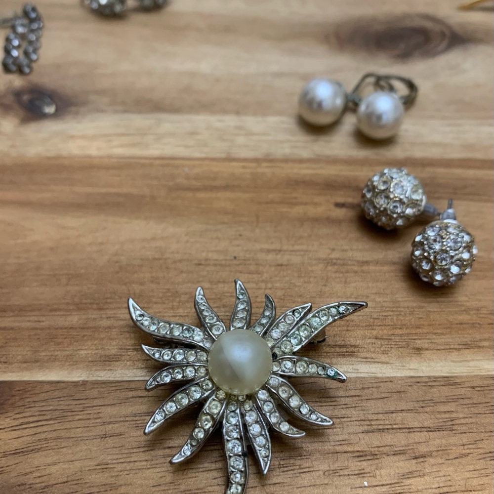 Elegant Silver Sunburst Brooch